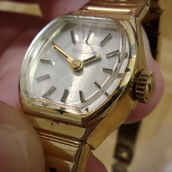 Vintage Bulova Ladies Watch - Picture 7 of 7